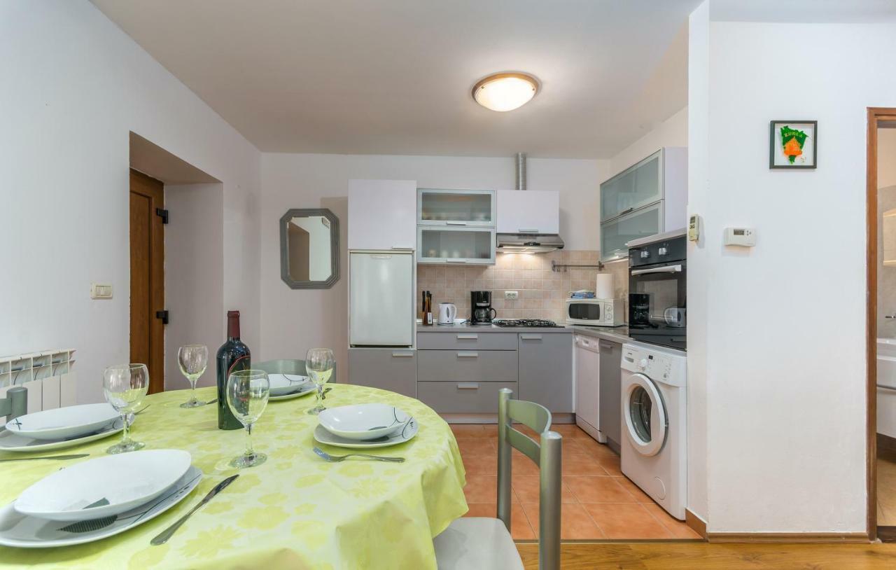 Apartment Valerio Новиград Экстерьер фото