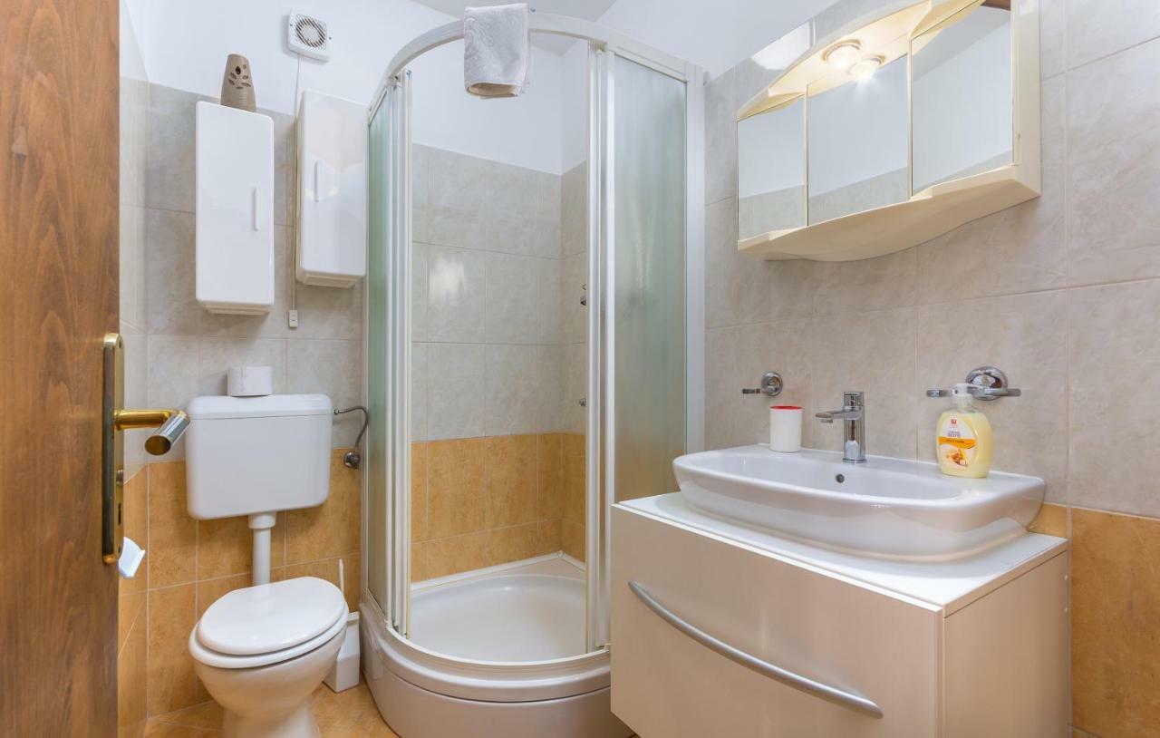 Apartment Valerio Новиград Экстерьер фото